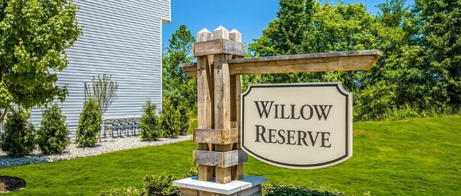 126 Weeping Willow Dr in Etna, OH - Foto de edificio - Building Photo