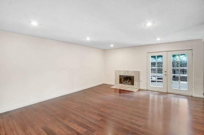 2486 Stow St in Simi Valley, CA - Building Photo - Building Photo