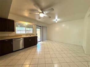 900 W Village Ln in Austin, TX - Building Photo - Building Photo