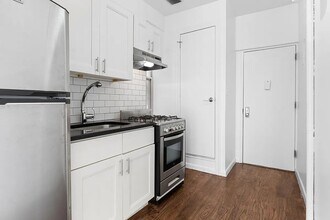 207 Madison St, Unit 5 in New York, NY - Building Photo - Building Photo