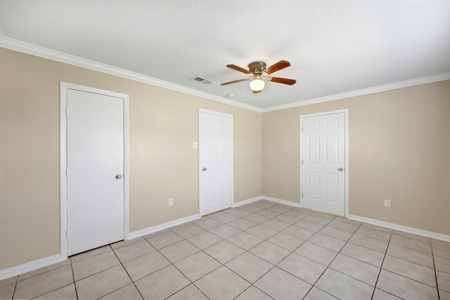 3722 Rest Home Rd in Pearland, TX - Building Photo - Building Photo