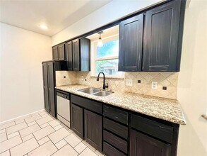 1111 Johnson St in Benbrook, TX - Building Photo - Building Photo