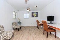 HollyView Apartments photo'