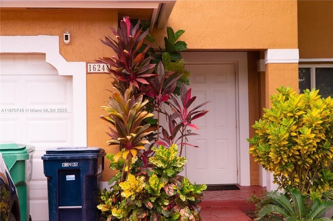 16244 SW 57th Ln in Miami, FL - Building Photo - Building Photo
