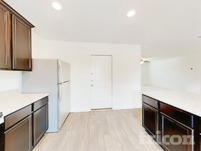 11750 Davalos Ln in San Antonio, TX - Building Photo - Building Photo