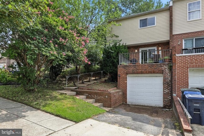 property at 4717 6th St NE