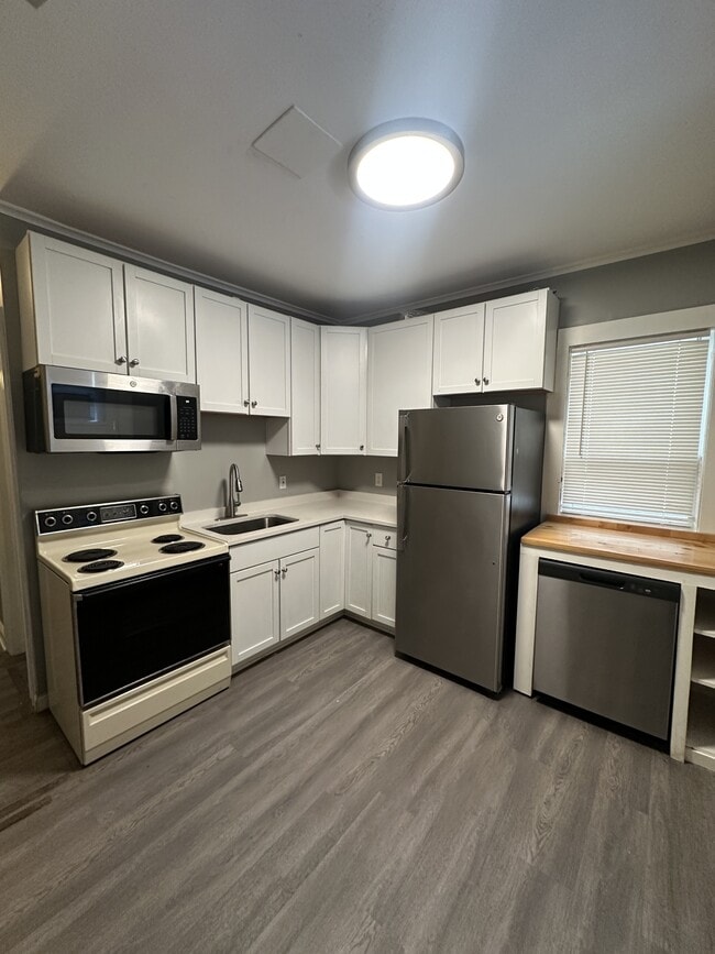 174 Gardiner Ave in Rochester, NY - Building Photo - Building Photo