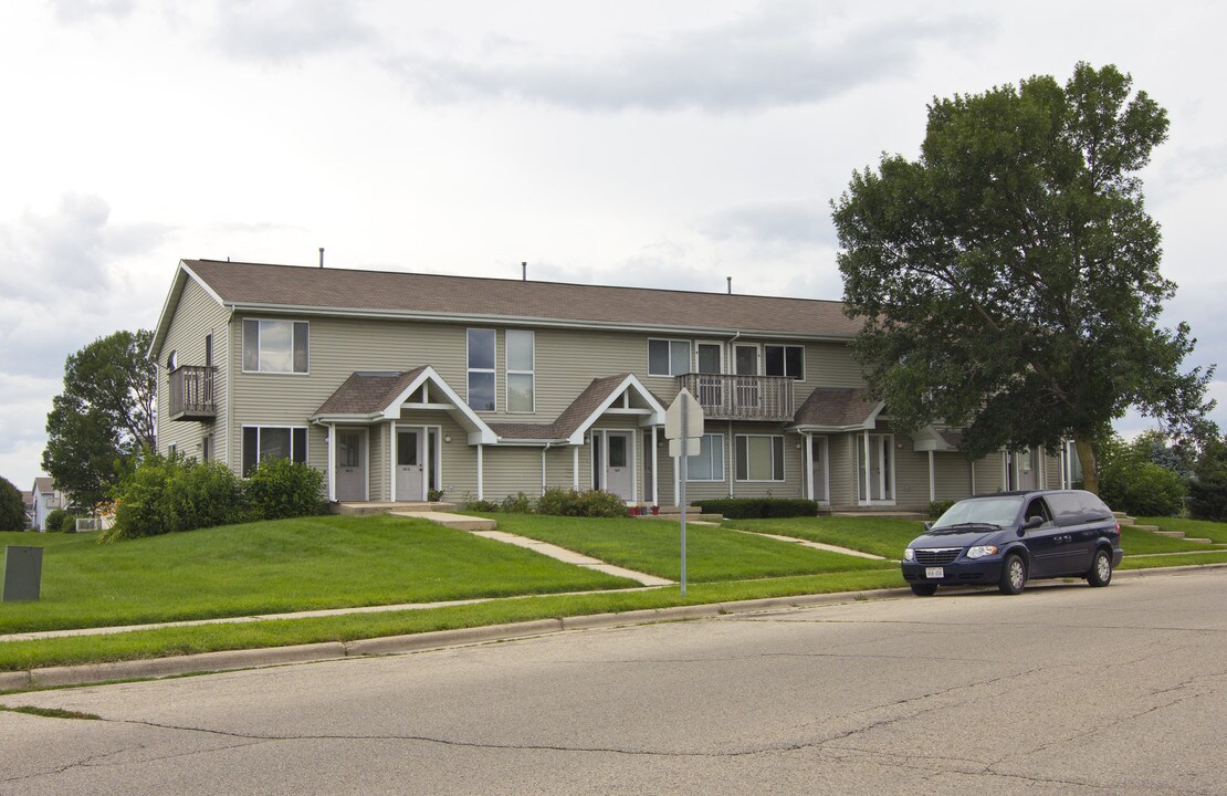 Riverstone Townhomes in Stoughton, WI - Building Photo