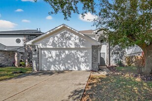 8814 Sage Pl Dr in Houston, TX - Building Photo