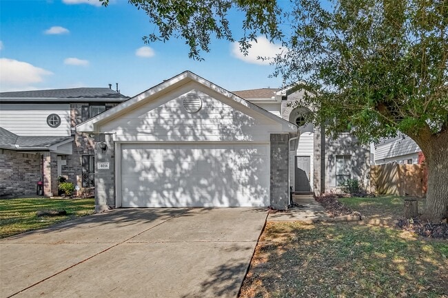 8814 Sage Pl Dr in Houston, TX - Building Photo - Building Photo