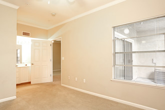 Governor's Terrace in Sacramento, CA - Building Photo - Interior Photo