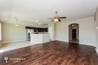 12513 Fenway Ct in Burleson, TX - Foto de edificio - Building Photo
