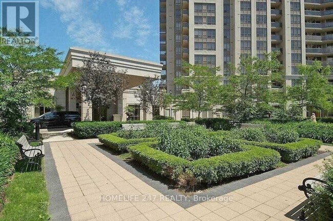 700 Humberwood Blvd in Toronto, ON - Building Photo - Building Photo