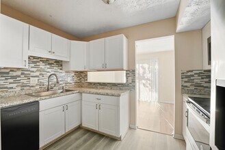 293 Country Club Dr in Jonesboro, GA - Building Photo - Building Photo