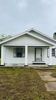 3327 Procter St in Port Arthur, TX - Building Photo