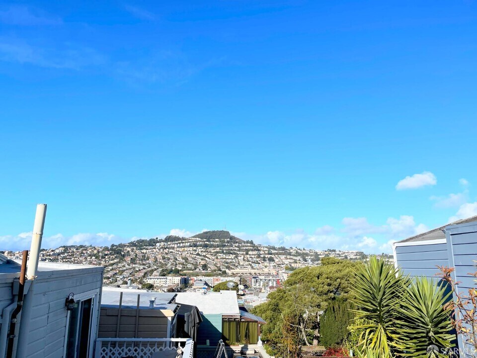 2 Brighton Ave in San Francisco, CA - Building Photo