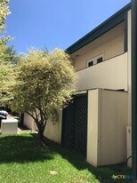 6718 Silvermine Dr in Austin, TX - Building Photo