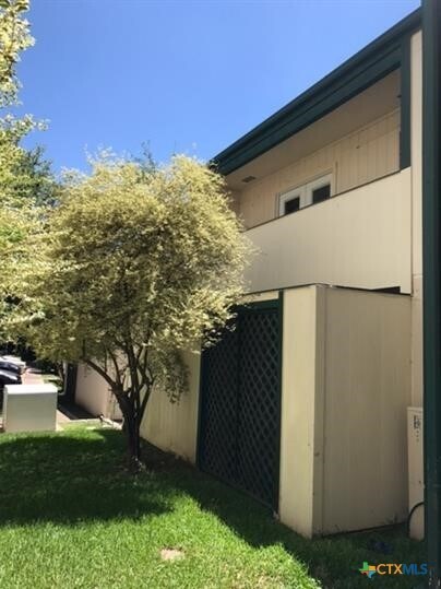 property at 6718 Silvermine Dr