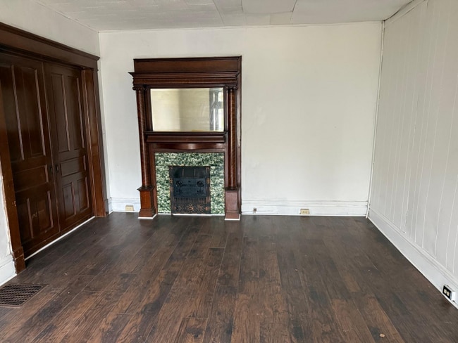 447 E Silver St in Sharon, PA - Foto de edificio - Building Photo