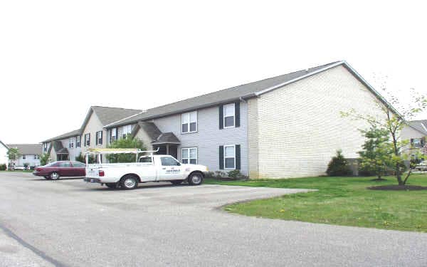 Saddlebrook Condominium in Hilliard, OH - Building Photo - Building Photo