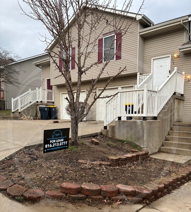 property at 5623 N Northwood Terrace