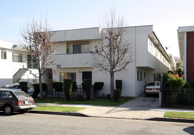 3112 S Canfield Ave in Los Angeles, CA - Building Photo - Building Photo