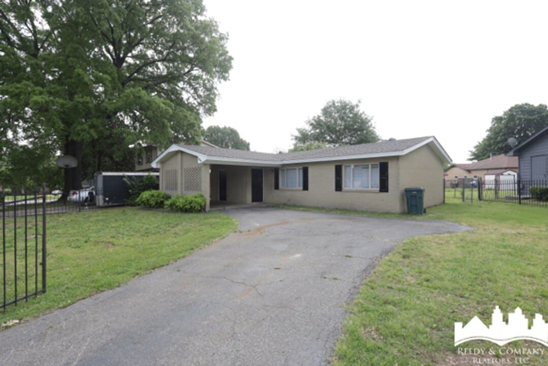 5142 Fairley Rd in Memphis, TN - Building Photo