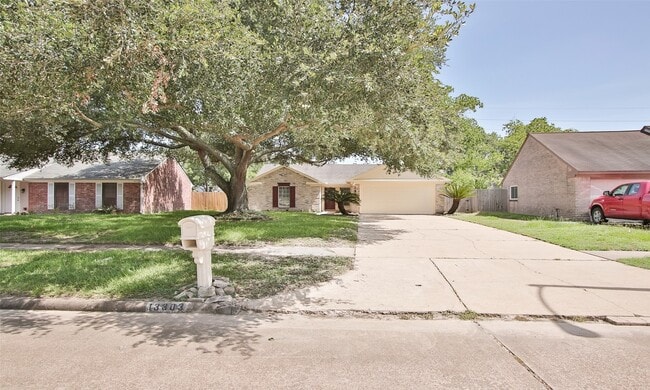 13303 Hampton Falls Dr in Houston, TX - Building Photo - Building Photo