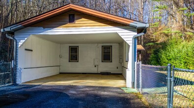 270 Slim Dillard Rd-Unit -2-214 in Sylva, NC - Building Photo - Building Photo