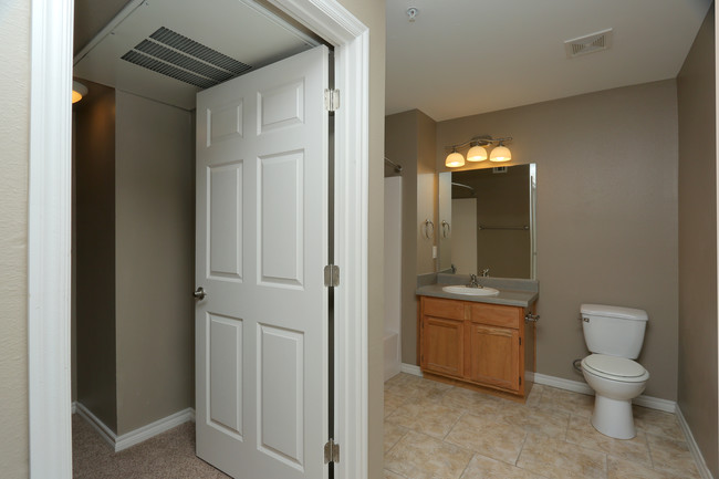 Pryor Creek in Pryor, OK - Building Photo - Interior Photo