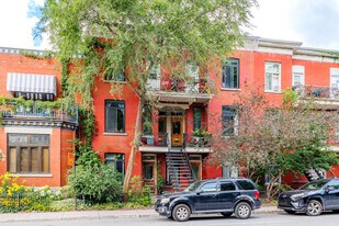 3935 Saint-Antoine Rue O in Montréal, QC - Building Photo