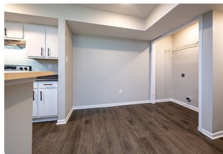 2121 Lobdell Blvd in Baton Rouge, LA - Foto de edificio - Building Photo