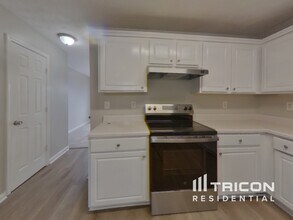 739 Pennybrook Ln in Stone Mountain, GA - Building Photo - Building Photo