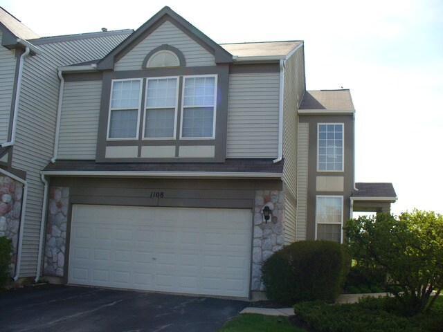 1108 Bromley Ct in Aurora, IL - Building Photo