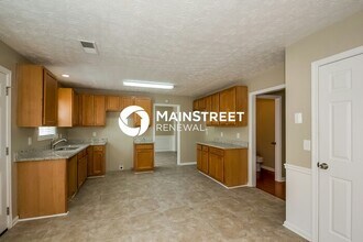 2216 Swan Lake Ct in Grayson, GA - Building Photo - Building Photo