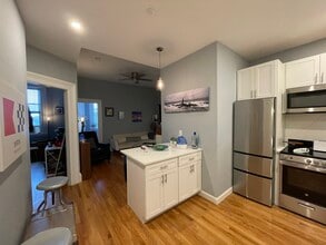 456 Beacon St, Unit 3R in Boston, MA - Building Photo - Building Photo