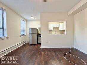 3350 N Marshfield Ave, Unit 102 in Chicago, IL - Building Photo - Building Photo