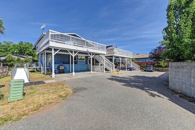 property at 2447 Cottage Dr