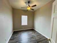 110 S Richter St in San Antonio, TX - Building Photo - Building Photo