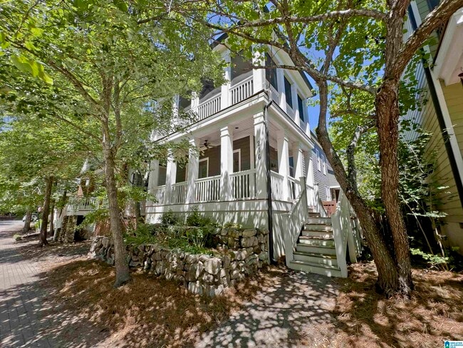 property at 216 Hawthorn St