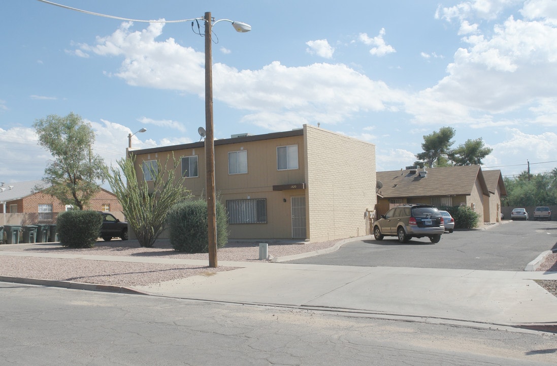 1320-1330 E 8th St in Tucson, AZ - Building Photo