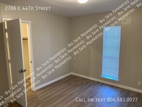 2706 44th St in Lubbock, TX - Building Photo - Building Photo