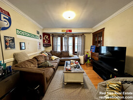 9 Radnor Rd, Unit 2 in Boston, MA - Building Photo