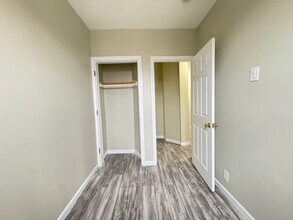 114 Mallory Ave, Unit 3 in Jersey City, NJ - Foto de edificio - Building Photo