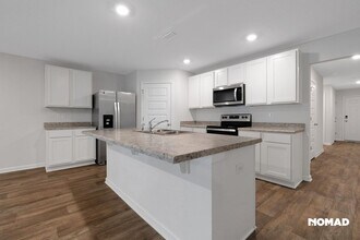 10613 Queens Gate Cir in Pensacola, FL - Building Photo - Building Photo