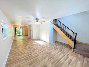 1609 Spring Garden Ct in Holly Hill, FL - Building Photo - Building Photo