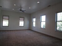 223 N Irwin St photo'