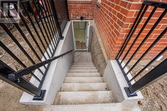 3084 Spring Creek Crescent in Mississauga, ON - Building Photo - Building Photo