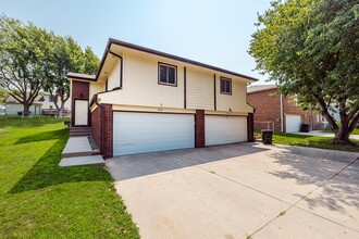 5438 S 32nd St in Lincoln, NE - Building Photo - Building Photo