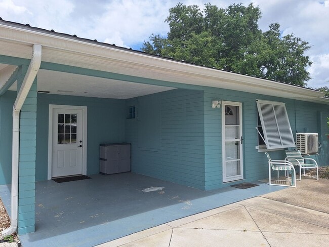 712 Lynn Ave in New Smyrna Beach, FL - Building Photo - Building Photo